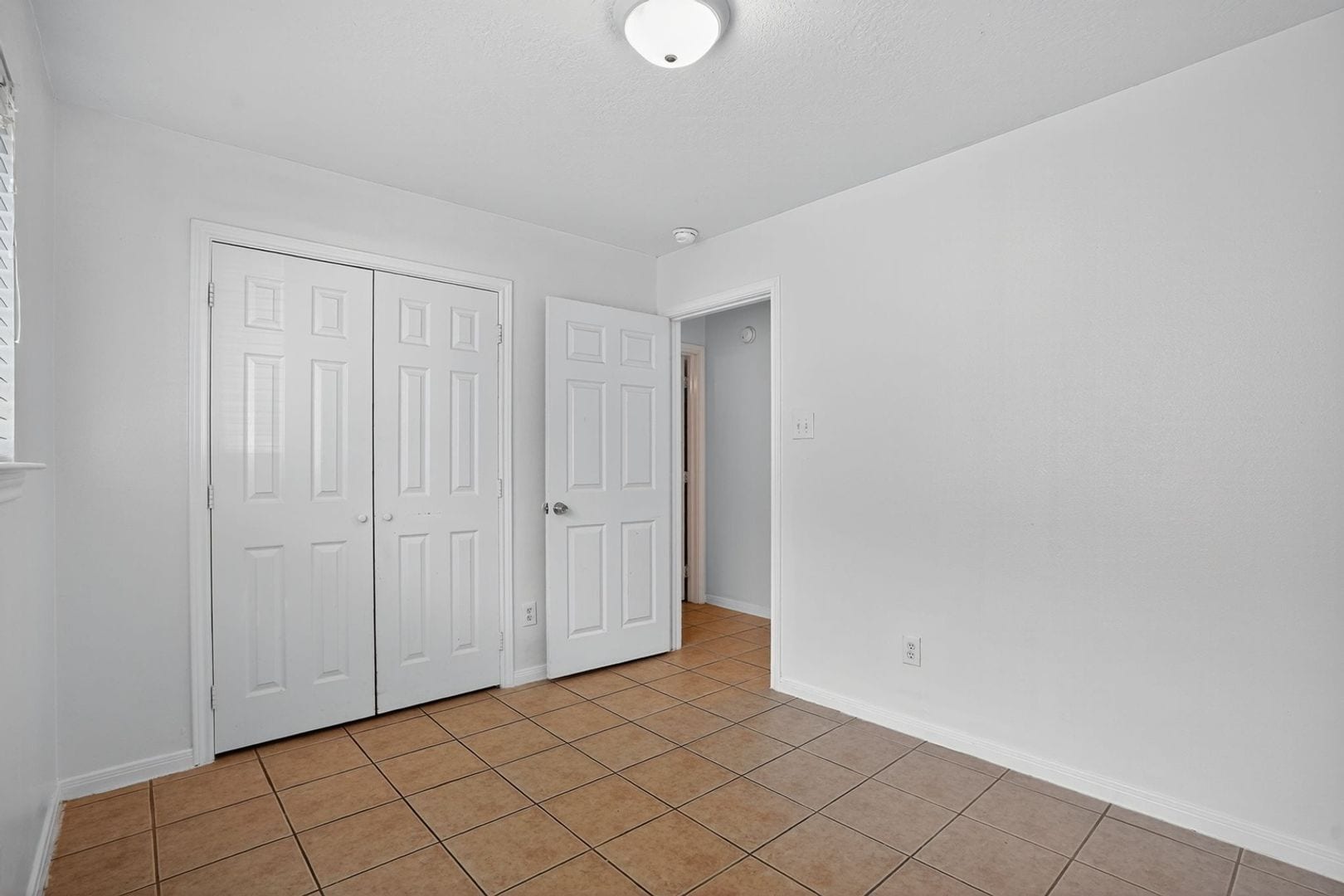 Building Photo - 2410 Morning Glory Dr
