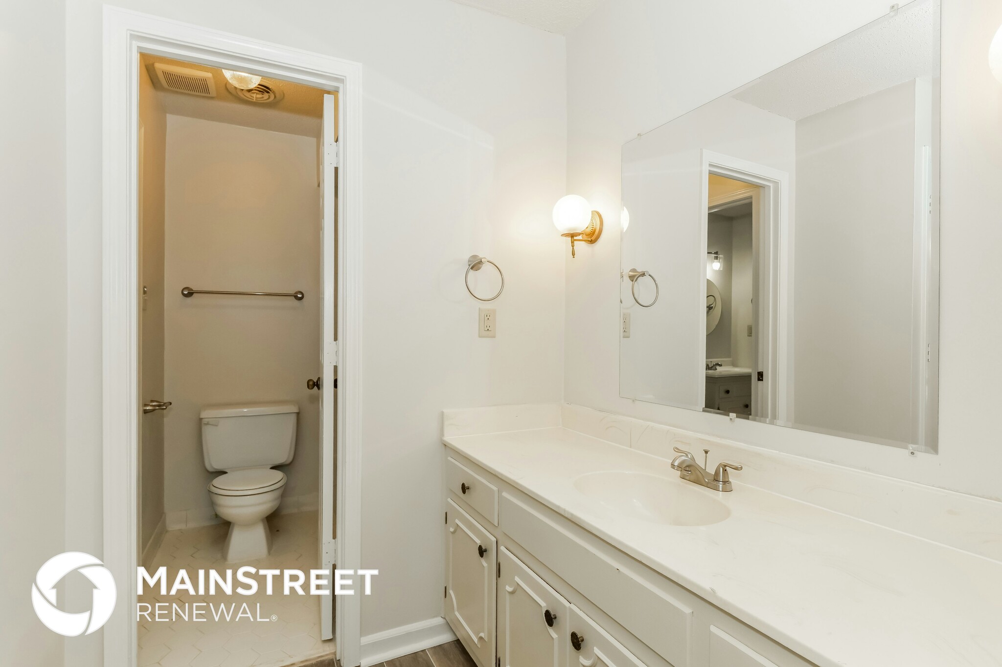 Building Photo - 8018 Cross Village Dr