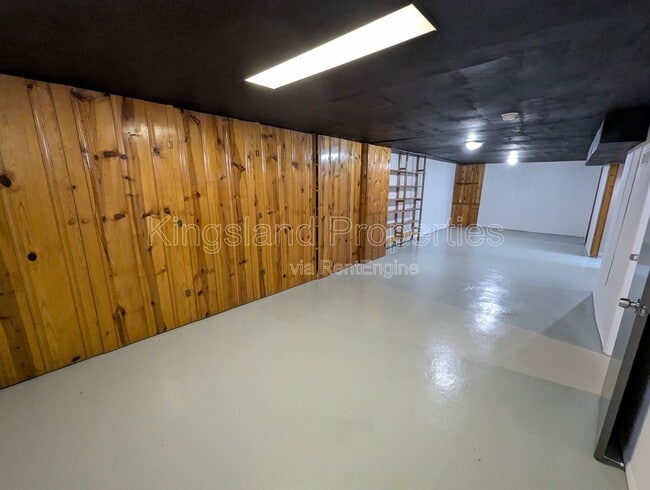 Building Photo - 9418 Pattonwood Dr