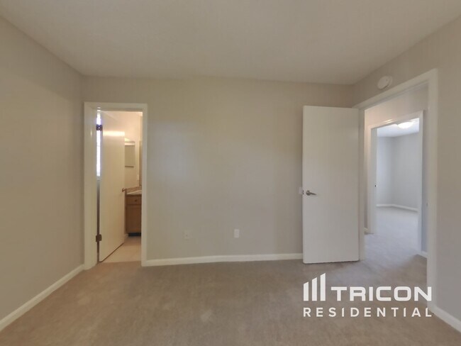 Building Photo - 7774 Oregano Ct