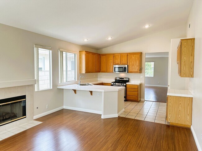 Building Photo - Refreshed Single Family Home in Garden Grove