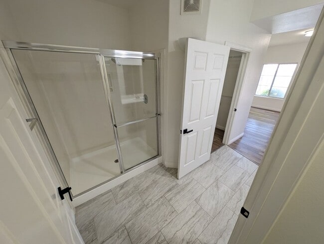 Building Photo - 10001 Crimson Palisades Pl