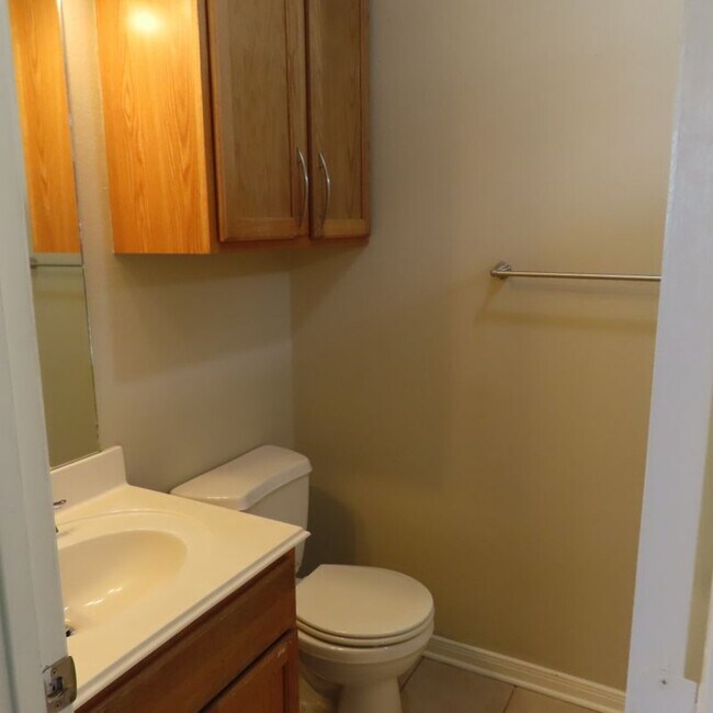 Building Photo - 4107 McFarland Dr