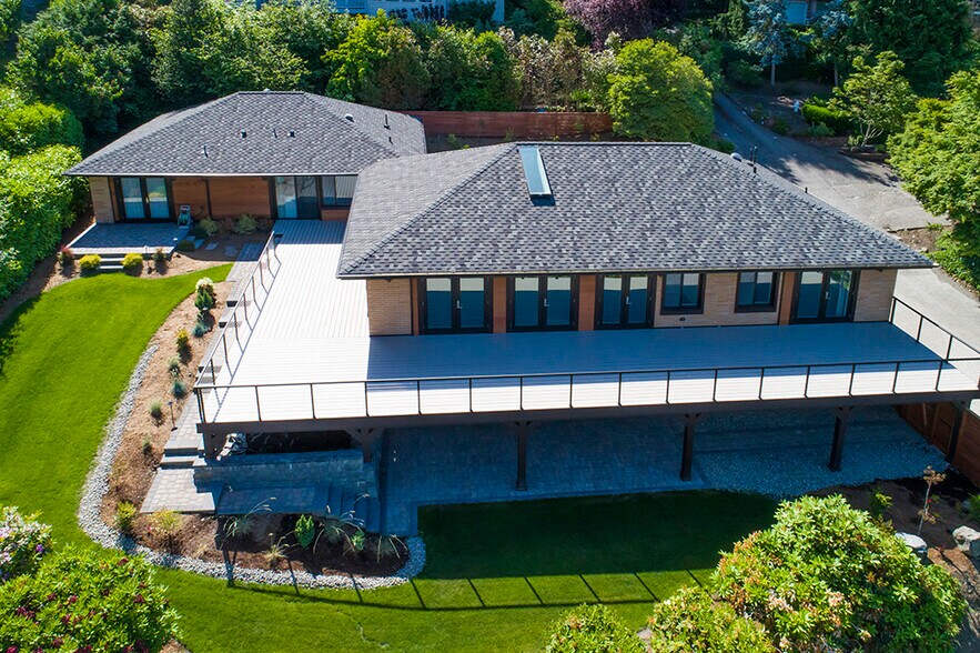 Building Photo - 6240 E Mercer Way