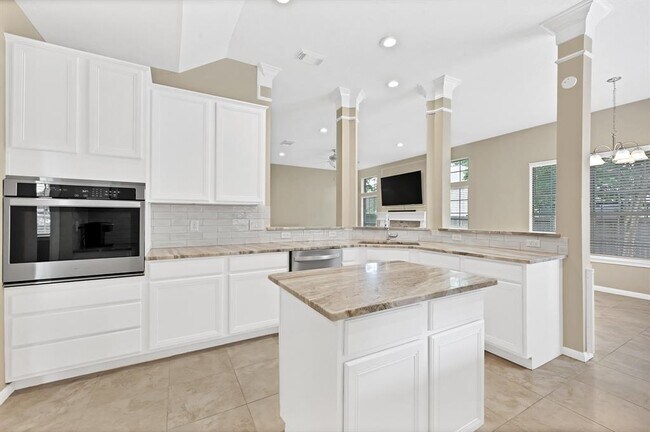 Building Photo - 31406 Capella Cir