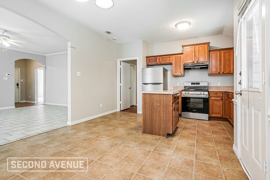Building Photo - 4831 Tecate Ct