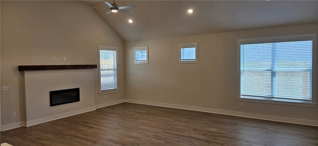 Building Photo - 488 S Calico Ave