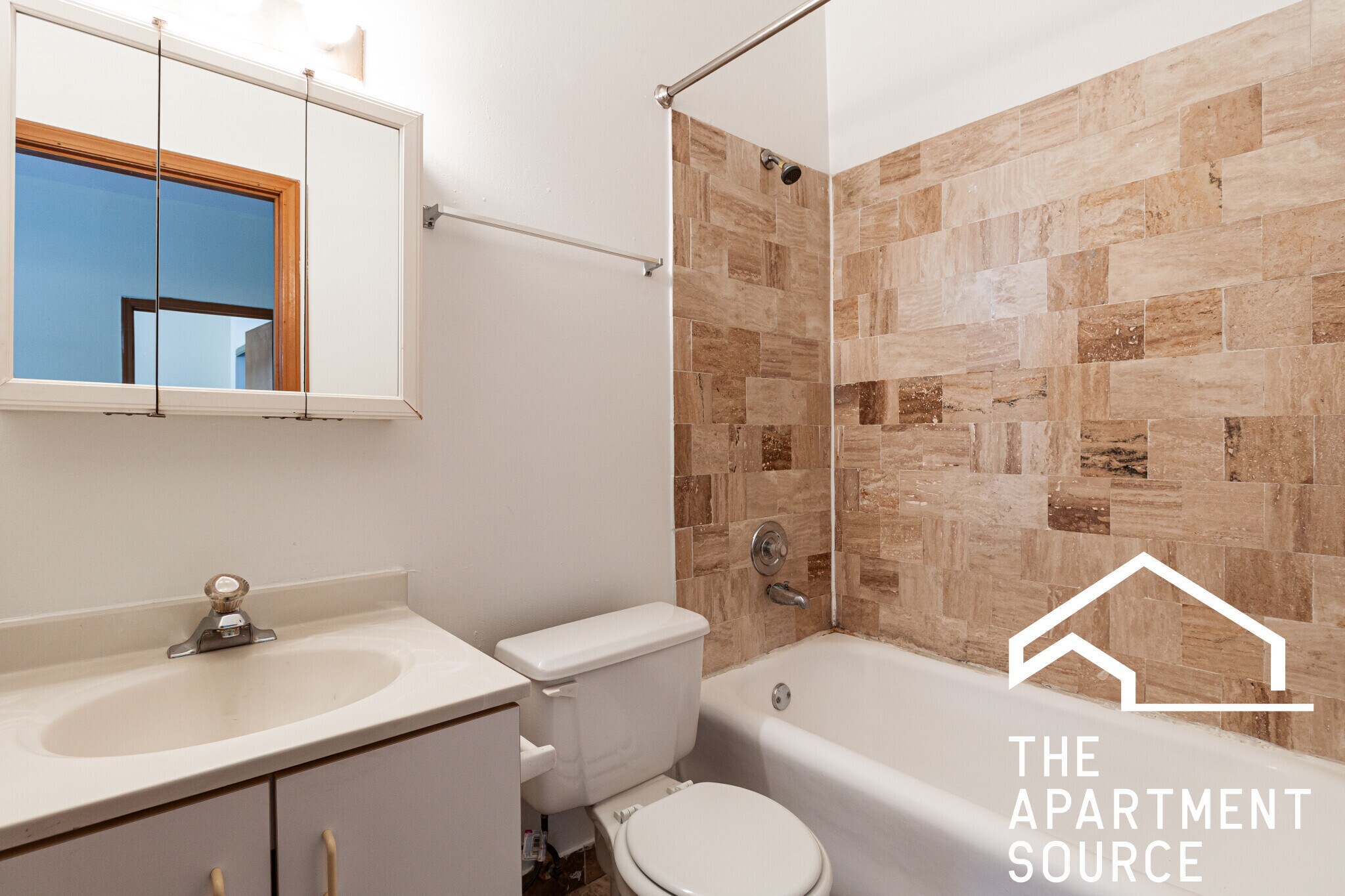 Building Photo - 633 W Barry Ave