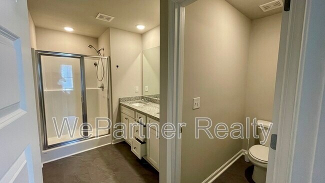 Building Photo - 204 Vickery Ln