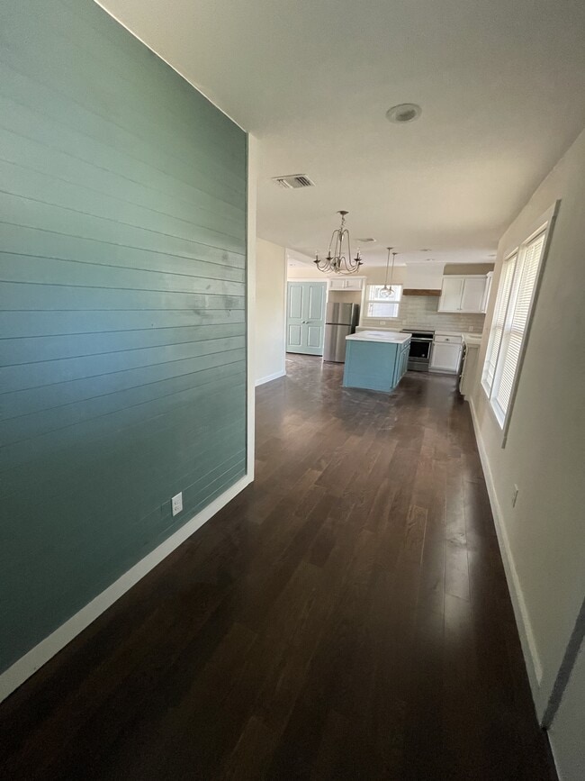 Building Photo - 226 Venice St