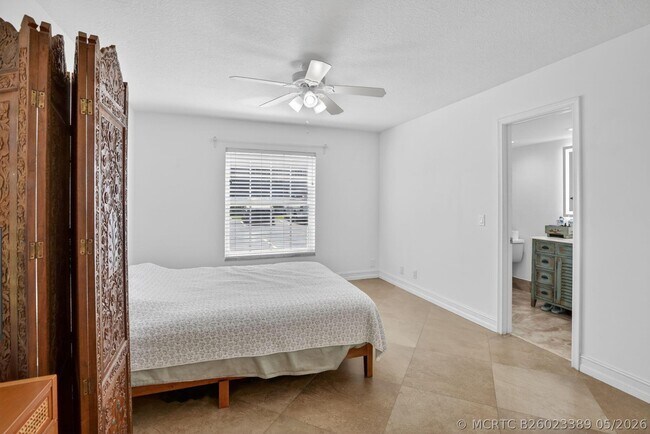 Building Photo - 9101 Jacaranda Ln
