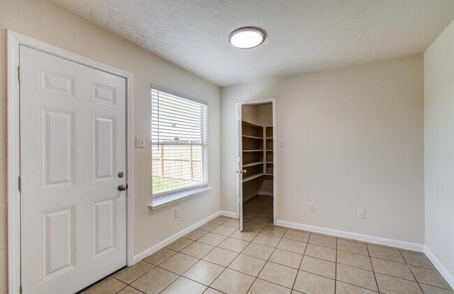 Building Photo - 9007 S Ferndale Pl Dr