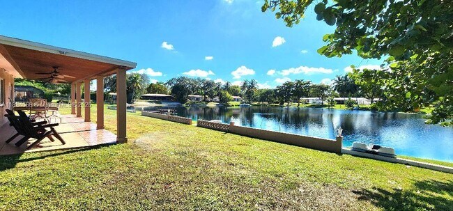 Building Photo - 14760 Lewis Rd