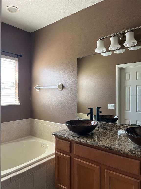 Building Photo - 4523 Sunset Ln