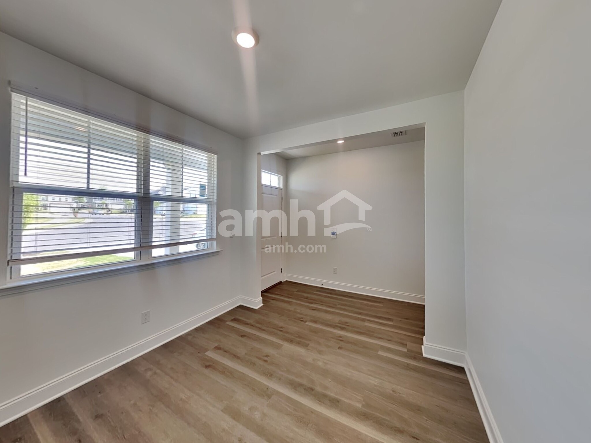 Building Photo - 2108 Williamshire Ln