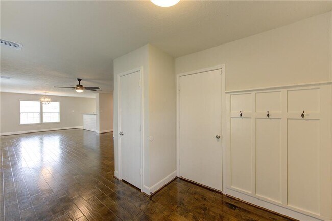 Building Photo - 18503 Fair Grange Ln