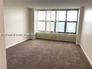 Building Photo - 2500 Parkview Dr