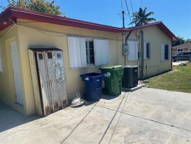 Building Photo - 1337 NW 112th Terrace