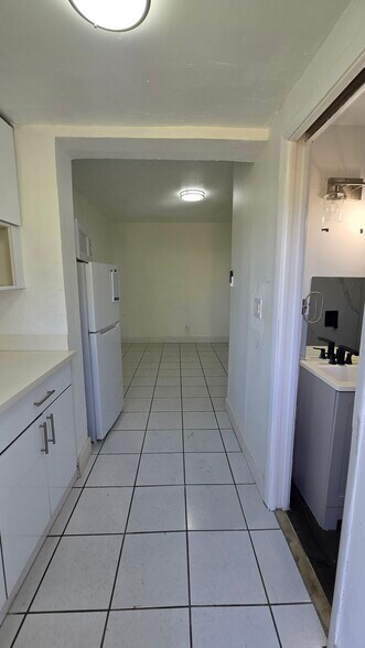 Building Photo - 3301 SW 97th Ave