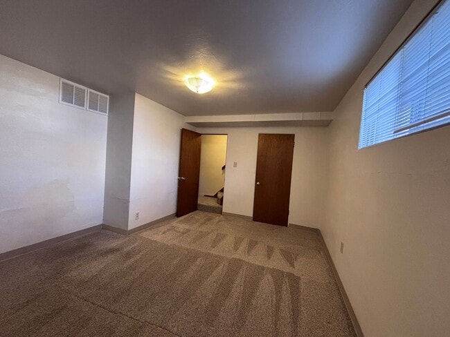 Building Photo - 4 bed, 2 Bath near Old Colorado City - MileStone Real Estate Services