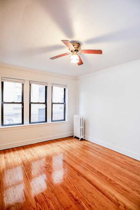 Building Photo - 4260 N Clark St