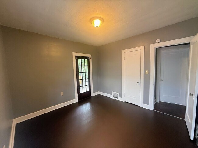 Building Photo - 1035 Berwin St