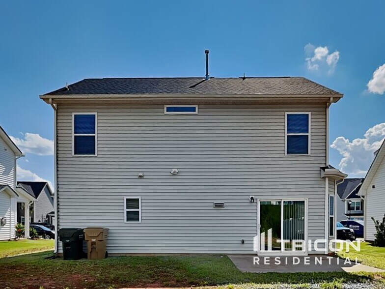 Building Photo - 117 W Falcon Ct