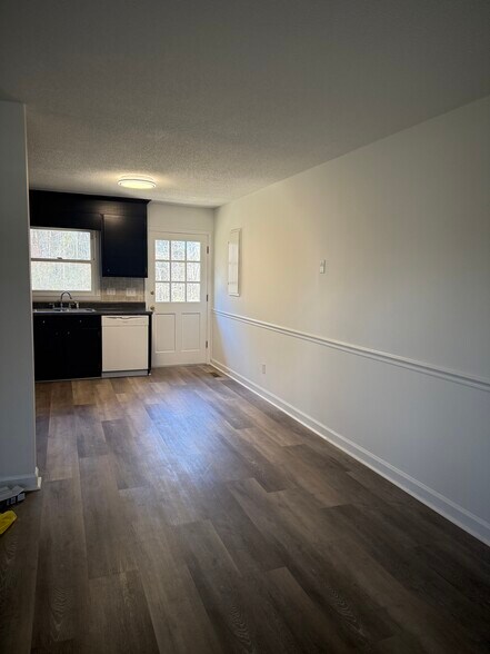 Building Photo - 3420 Becks Church Rd