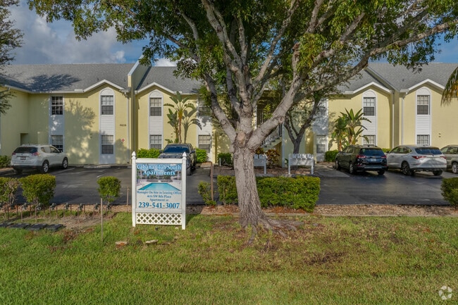 Building Photo - Cabana Club South