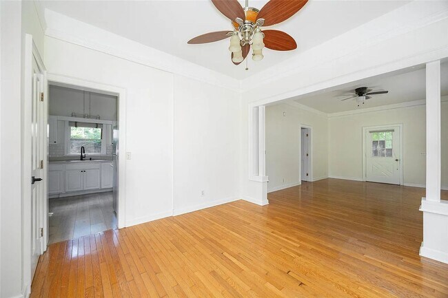 Building Photo - 1432 Lincoln Terrace LLC