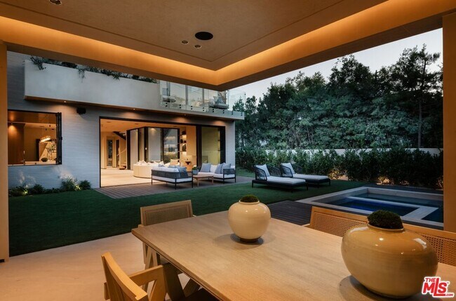 Building Photo - 13229 Hesby St