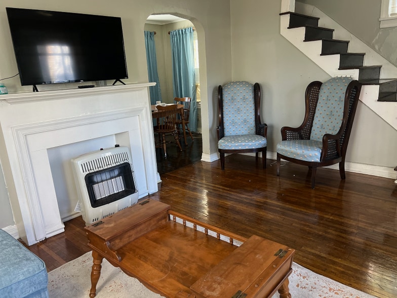 Building Photo - 1140 S College Ave