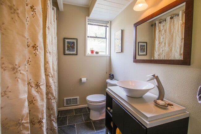 Building Photo - Lovingly Maintained with Designer Finishes...