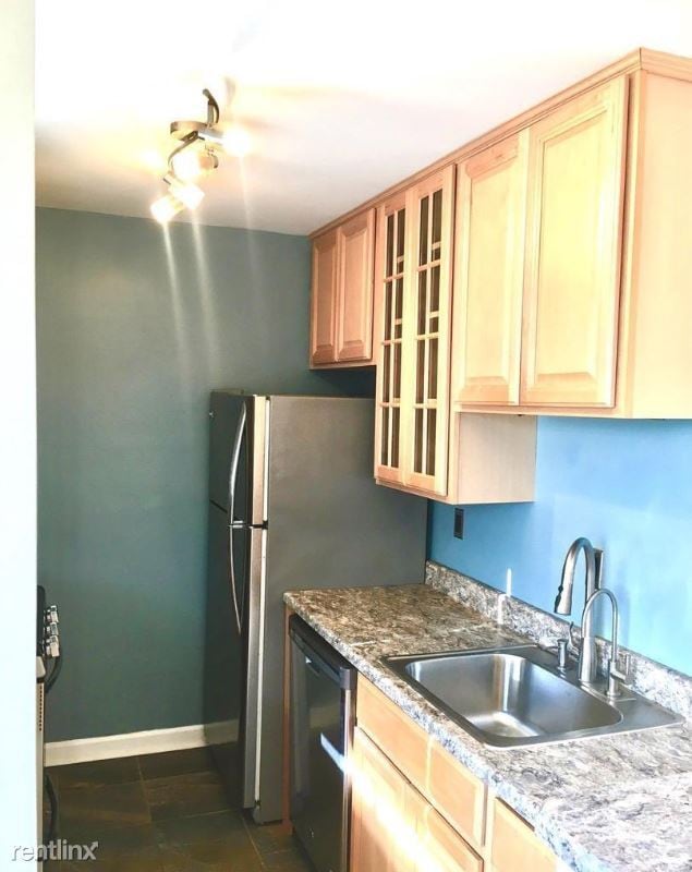 Building Photo - 6 Galveston St SW