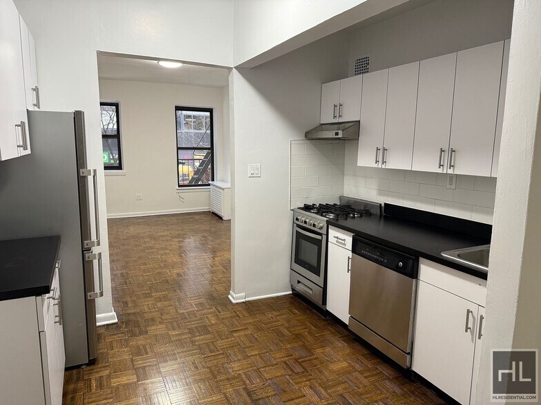 Building Photo - 3 AVENUE