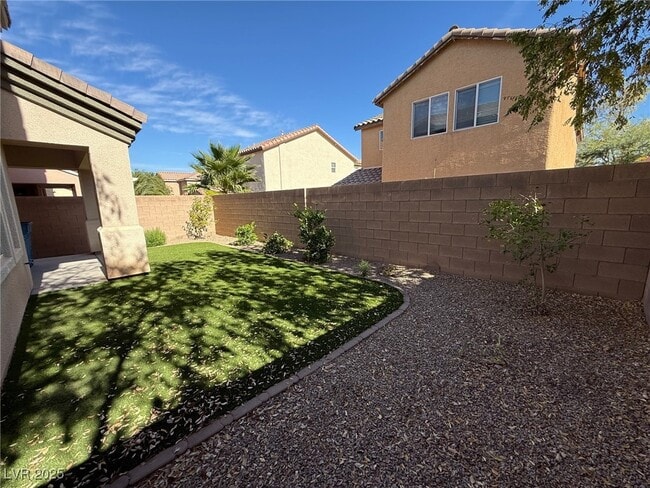 Building Photo - 8374 S Pioneer Way