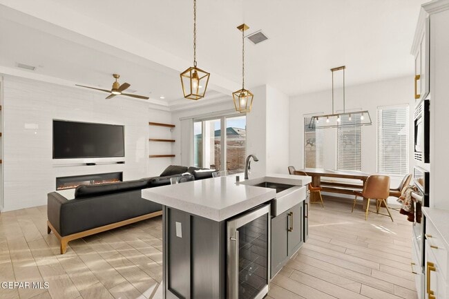 Building Photo - 905 Witton Pl