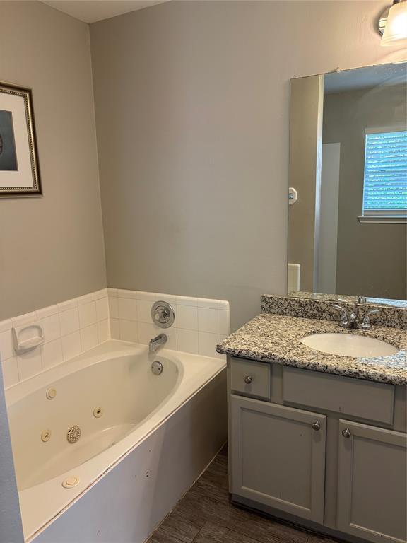 Building Photo - 1702 Oak Ridge Dr