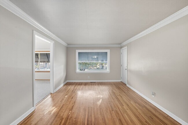 Building Photo - 1644 S Knoxville Ave