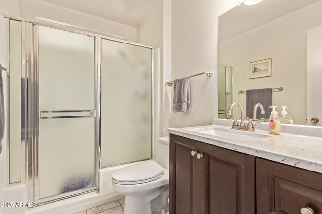 Building Photo - 13636 N Redwood Dr