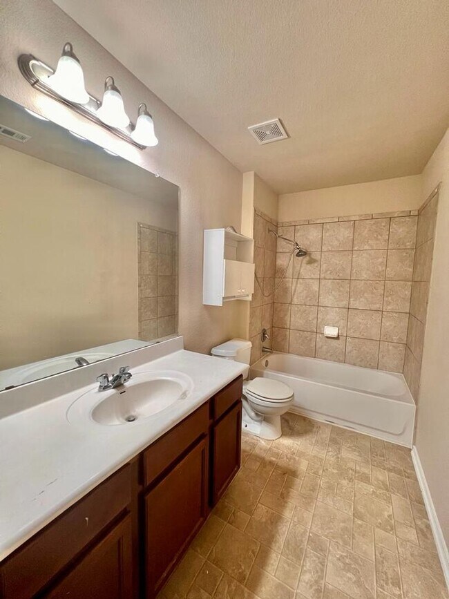 Building Photo - House For Lease Pflugerville