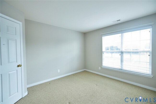 Building Photo - 315 Kingscote Ln