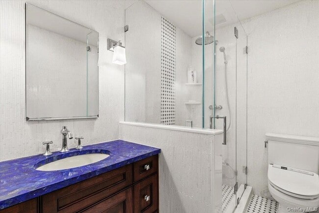 Building Photo - 47 Greenacres Ave