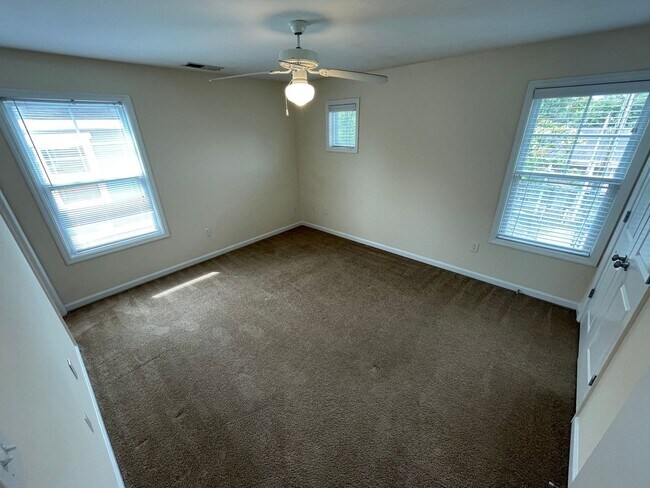 Building Photo - PRE-LEASING FOR AUGUST 2026!