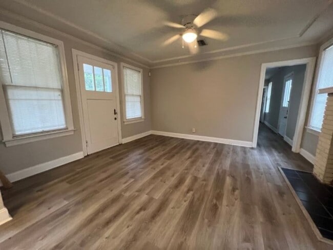 Building Photo - Home For Rent