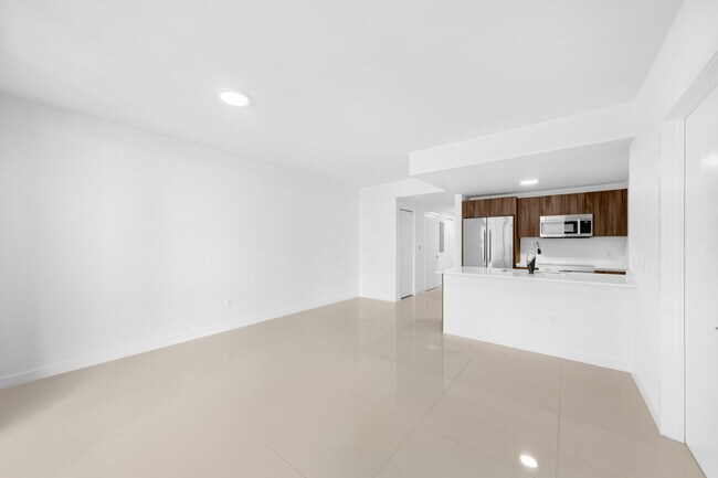 Building Photo - 488 NE 18th St