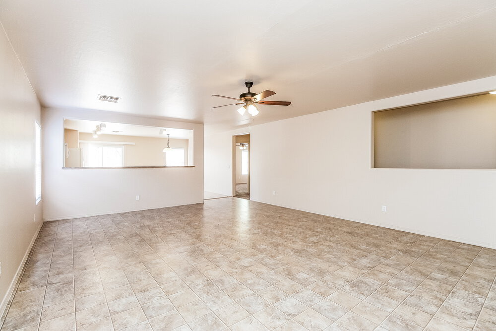 Building Photo - 4090 E Silverbell Rd