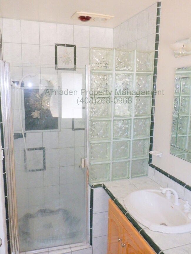 Building Photo - Cambrian 3BR/2BA Home w/ Central A/C, Pets Negotiable!