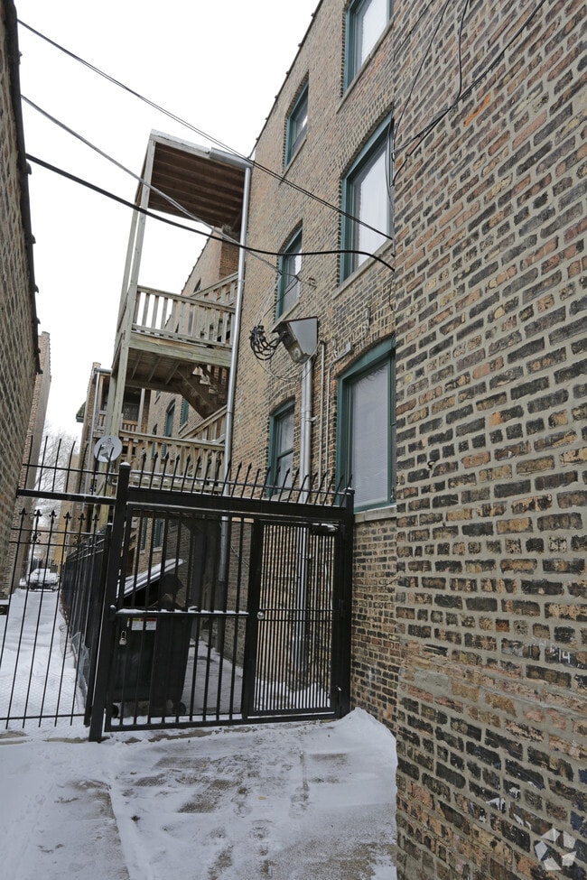 Building Photo - 7334-7344 S Jeffrey