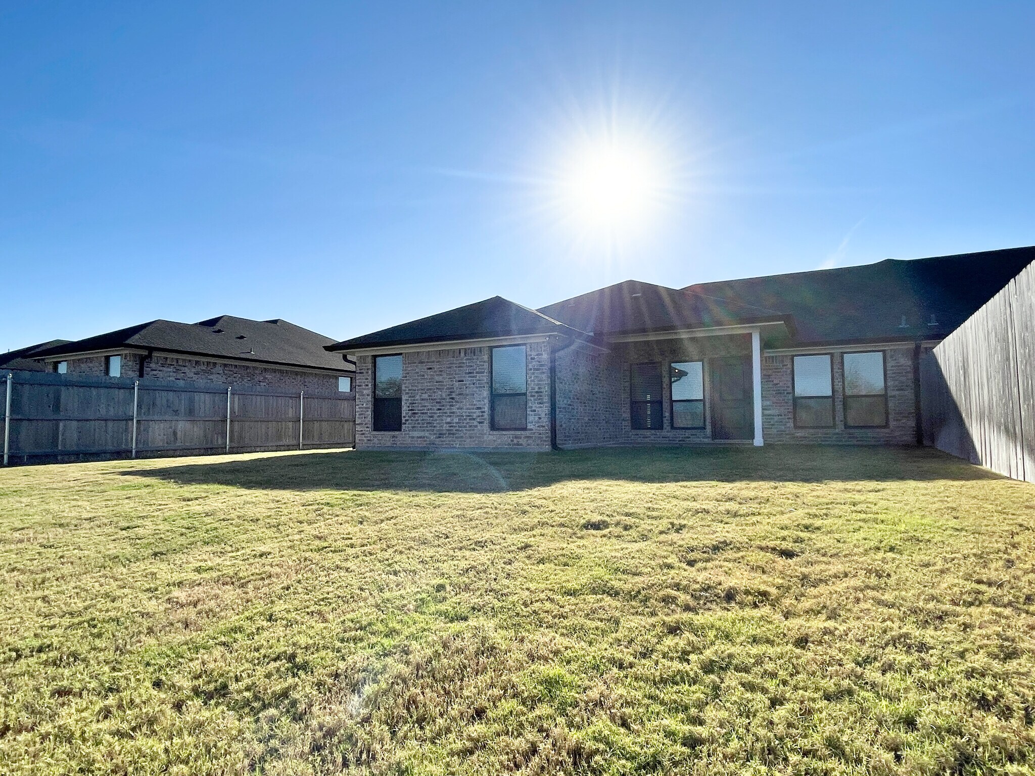 Building Photo - 100 W Windmill Way